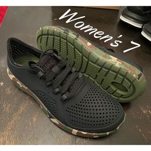 Crocs | Sneakers | Women's 7